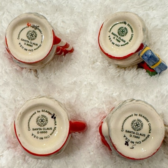 Royal Doulton Tiny Character Toby Jugs Santa Claus set Of 4 1.5 Inches Tall - Picture 3 of 4